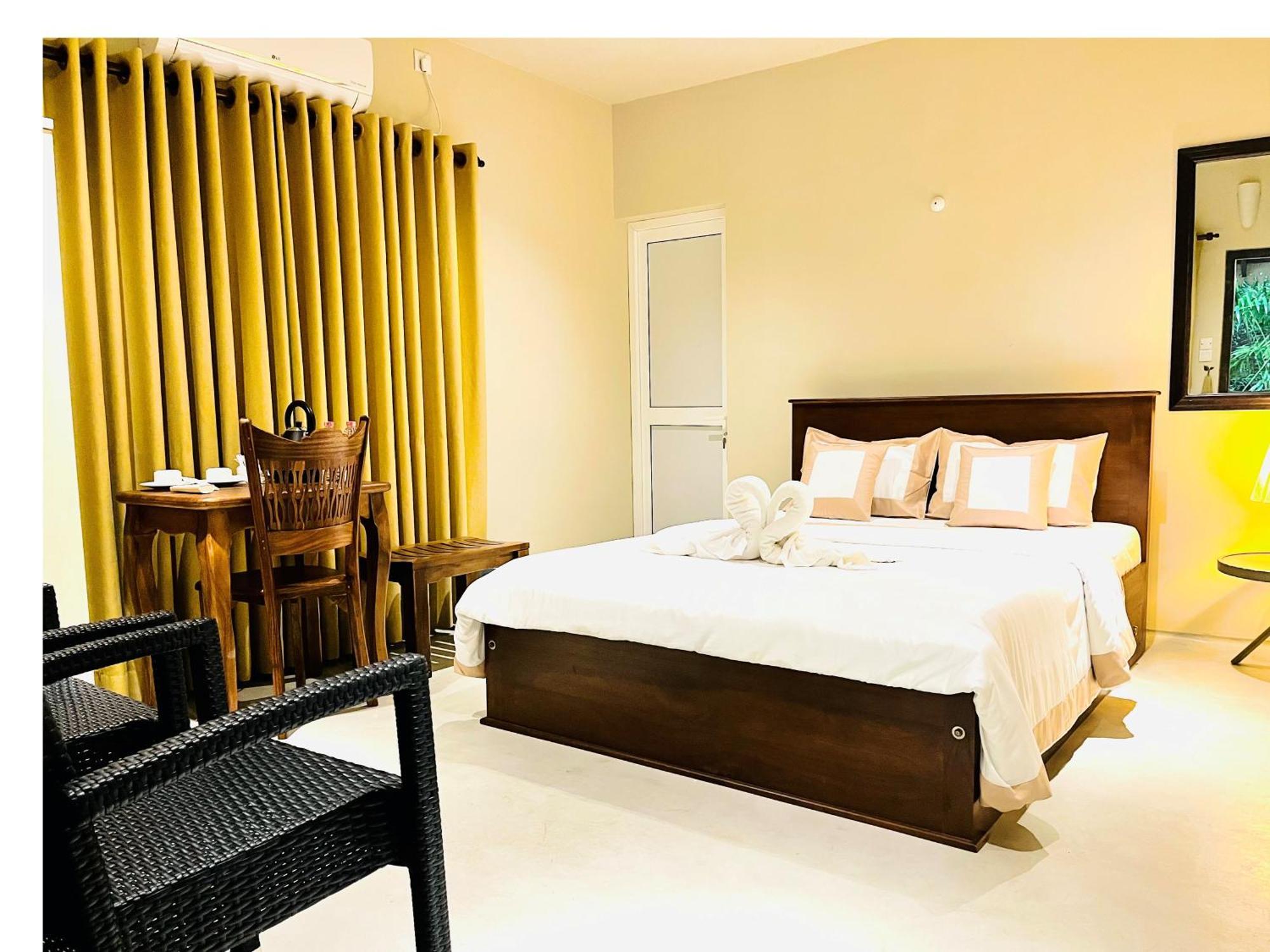 Ceylon Kingsmen Garden Hotel - Katunayake Negombo Zewnętrze zdjęcie