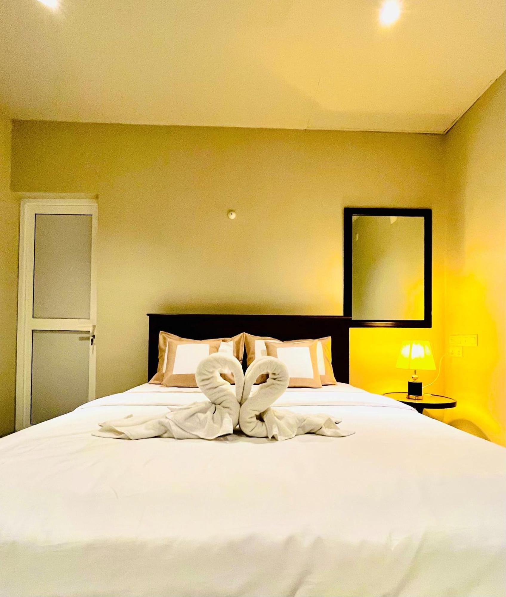 Ceylon Kingsmen Garden Hotel - Katunayake Negombo Zewnętrze zdjęcie