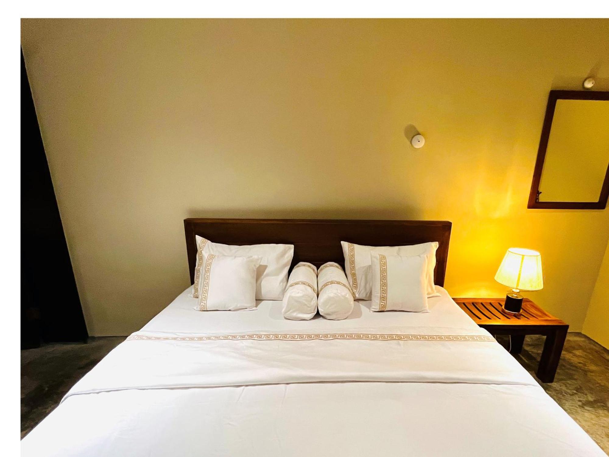 Ceylon Kingsmen Garden Hotel - Katunayake Negombo Zewnętrze zdjęcie