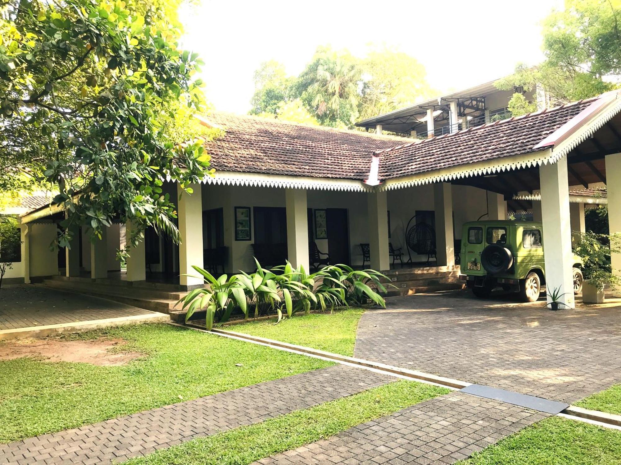 Ceylon Kingsmen Garden Hotel - Katunayake Negombo Zewnętrze zdjęcie