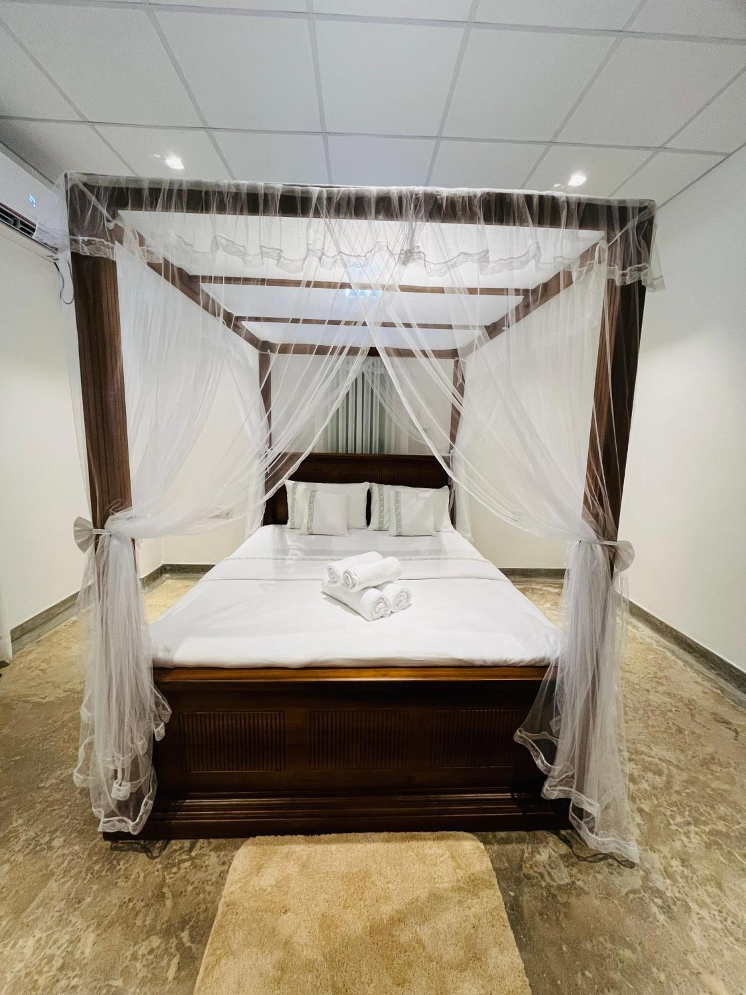 Ceylon Kingsmen Garden Hotel - Katunayake Negombo Zewnętrze zdjęcie